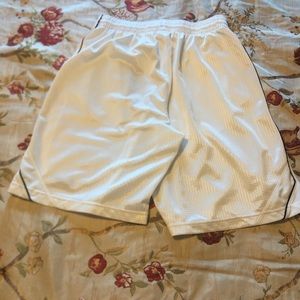 🌷BOGO FREE🌷 Nike white basketball shorts